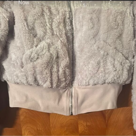 Gracis Women's Cream Faux Fur Jacket - Picture 5 of 6